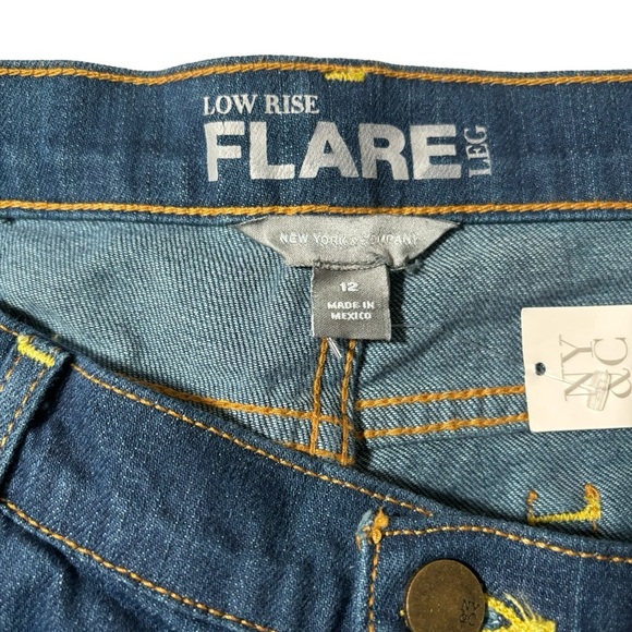 New York & Company The Crop Flare Leg Jean Low Rise Stretch Women's Size 12 - Picture 4 of 12